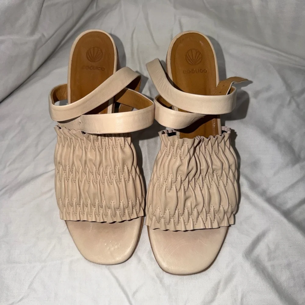 COCLICO Ivory Sandals size 40 - Picture 2 of 5